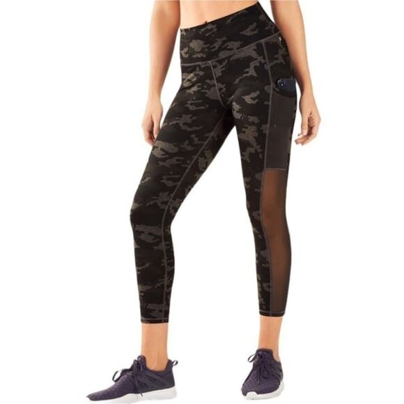 Fabletics On The Go Powerhold Capri Leggings - Picture 1 of 5